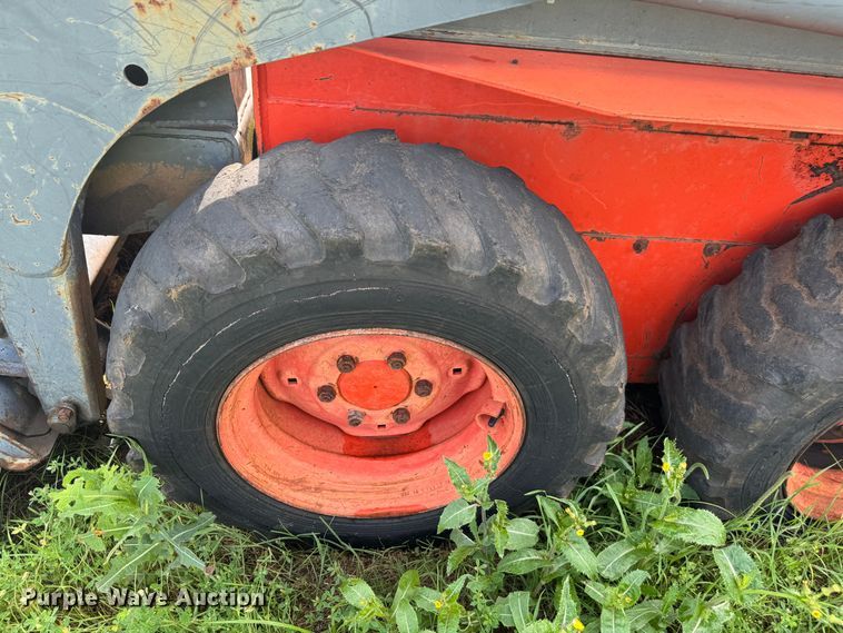 image for item EJ0505 1998 Thomas T-135S skid steer loader