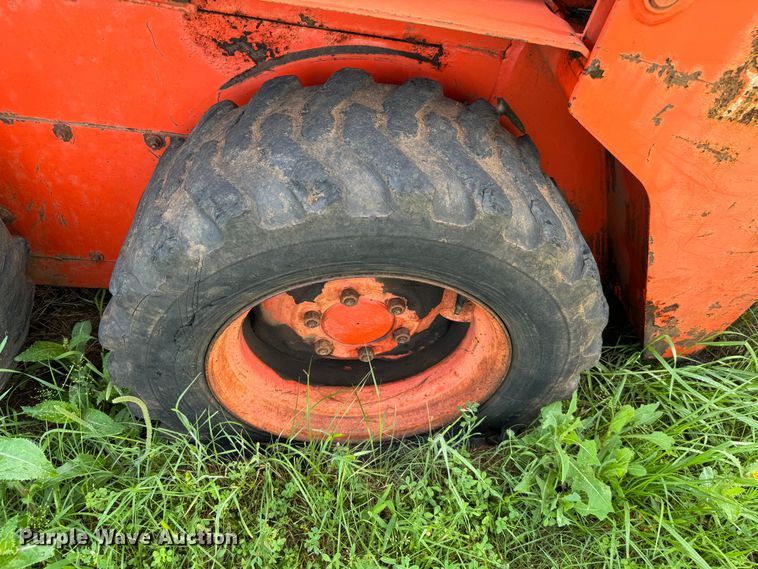 image for item EJ0505 1998 Thomas T-135S skid steer loader