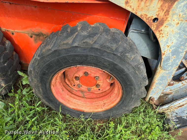 image for item EJ0505 1998 Thomas T-135S skid steer loader