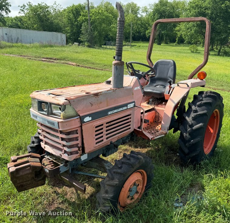 image for item EJ0508 1988 Kubota  L2550D MFWD tractor