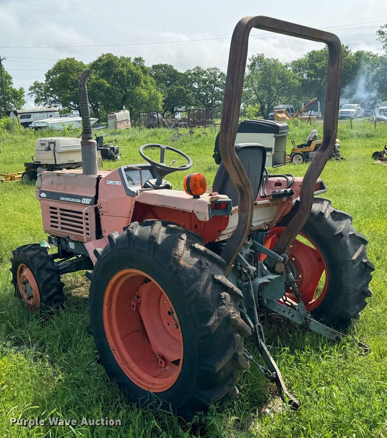 image for item EJ0508 1988 Kubota  L2550D MFWD tractor