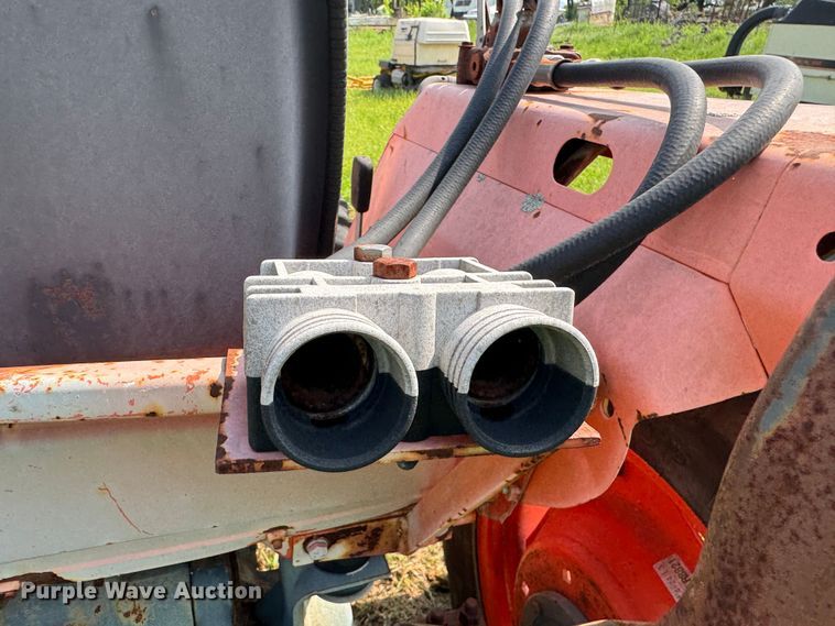 image for item EJ0508 1988 Kubota  L2550D MFWD tractor