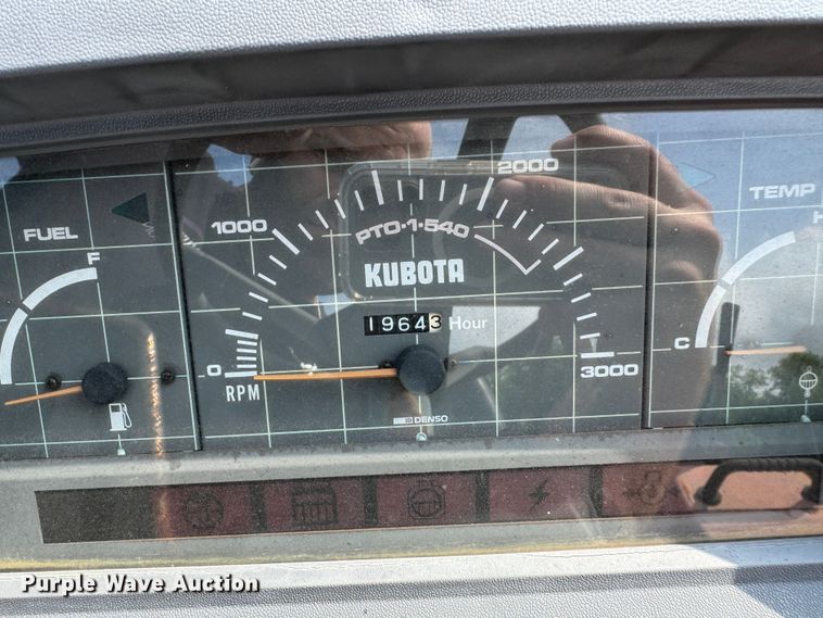 image for item EJ0508 1988 Kubota  L2550D MFWD tractor