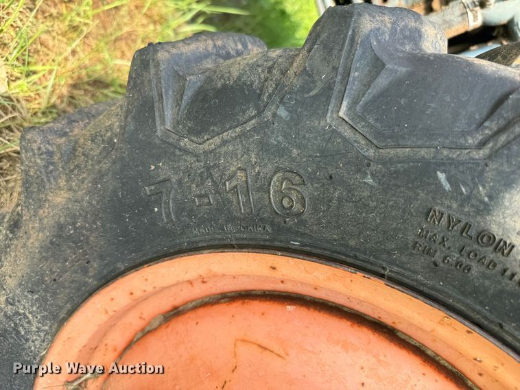 image for item EJ0508 1988 Kubota  L2550D MFWD tractor