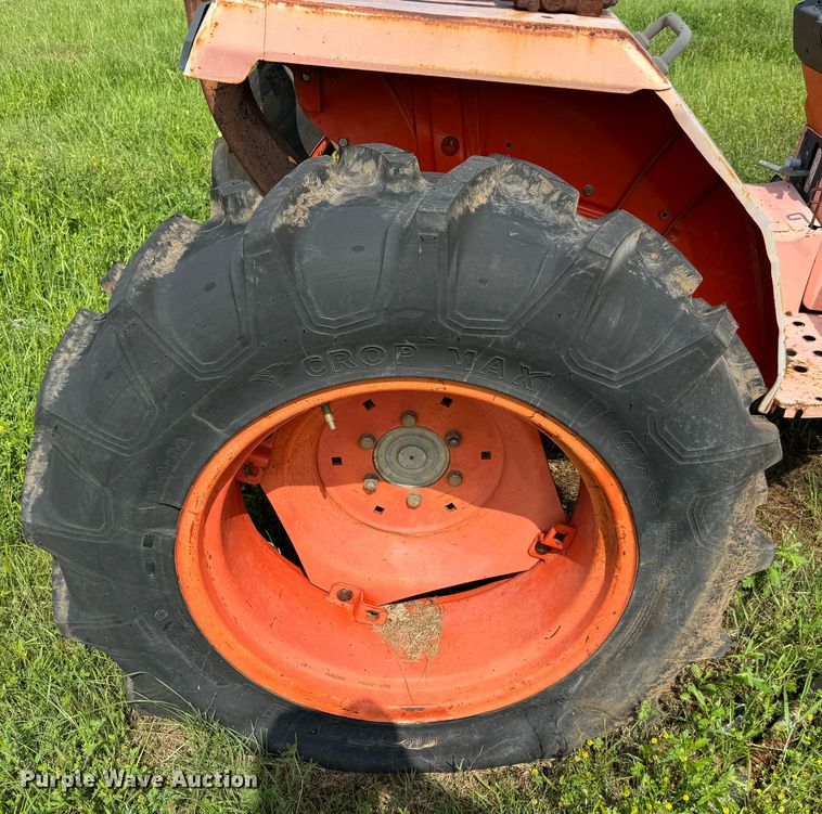 image for item EJ0508 1988 Kubota  L2550D MFWD tractor