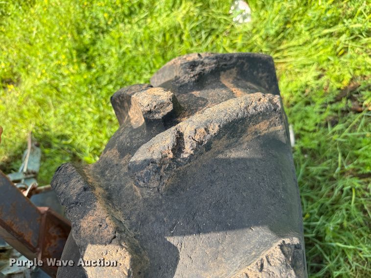 image for item EJ0508 1988 Kubota  L2550D MFWD tractor