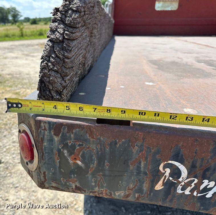 image for item EJ4363 1977 Ford F800 flatbed truck