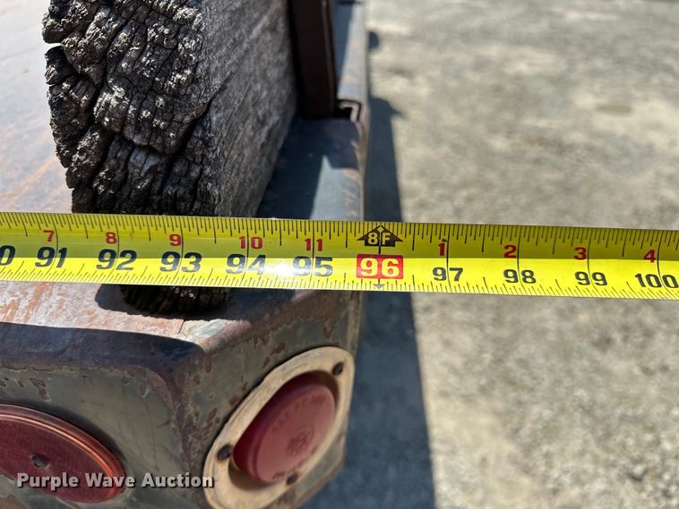 image for item EJ4363 1977 Ford F800 flatbed truck