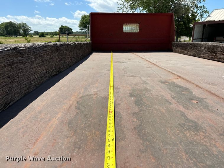 image for item EJ4363 1977 Ford F800 flatbed truck