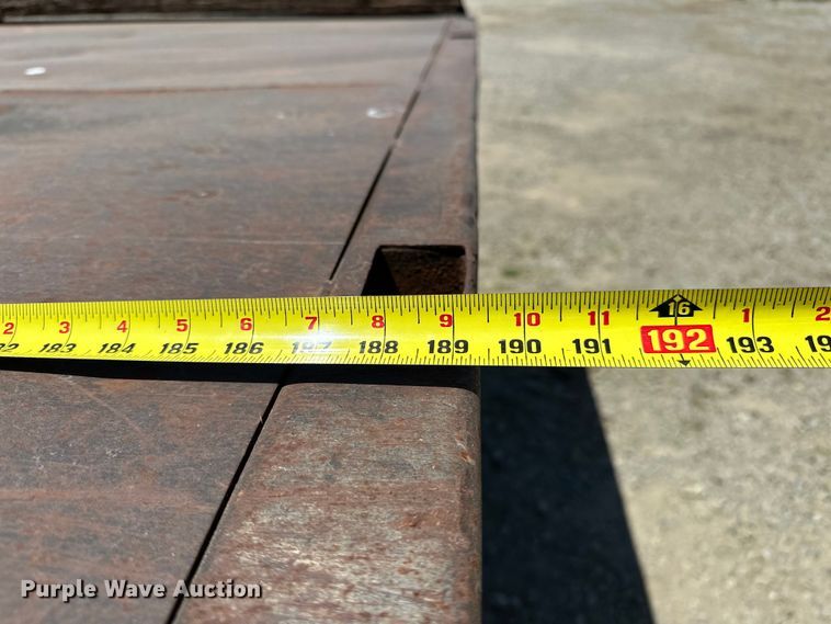 image for item EJ4363 1977 Ford F800 flatbed truck