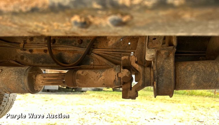 image for item EJ4363 1977 Ford F800 flatbed truck