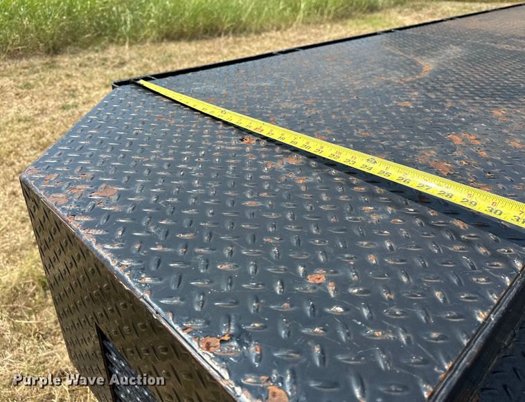 image for item EJ8896 2011 Ford F650 flatbed truck