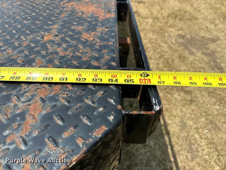 image for item EJ8896 2011 Ford F650 flatbed truck