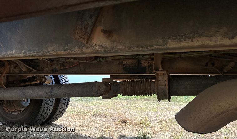 image for item EJ8896 2011 Ford F650 flatbed truck