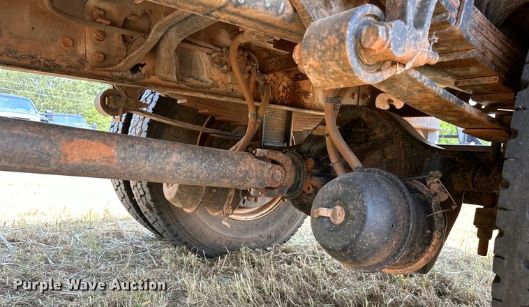 image for item EJ8896 2011 Ford F650 flatbed truck