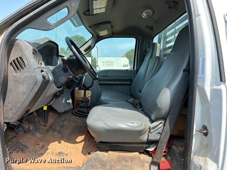 image for item EJ8896 2011 Ford F650 flatbed truck