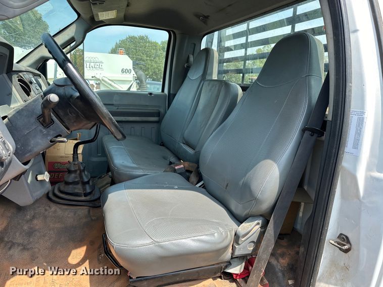 image for item EJ8896 2011 Ford F650 flatbed truck