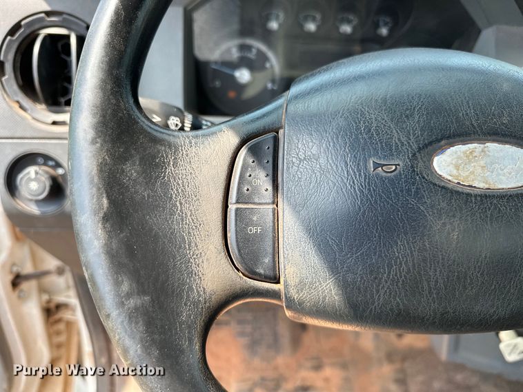 image for item EJ8896 2011 Ford F650 flatbed truck