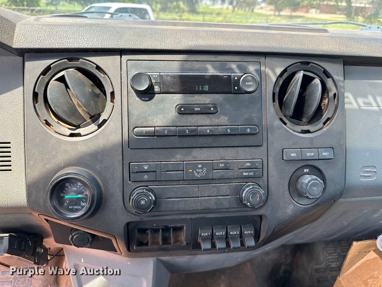 image for item EJ8896 2011 Ford F650 flatbed truck