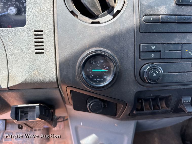 image for item EJ8896 2011 Ford F650 flatbed truck