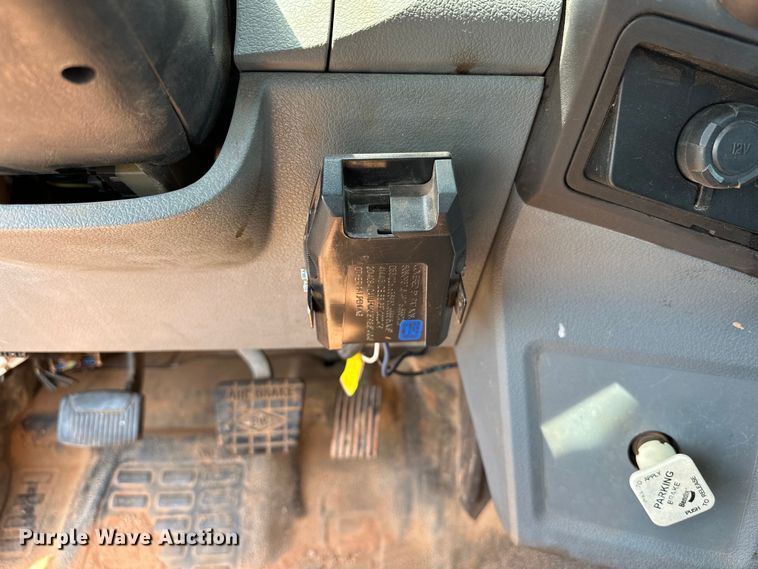 image for item EJ8896 2011 Ford F650 flatbed truck