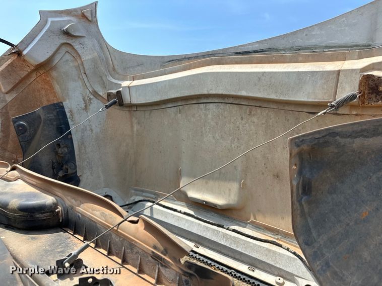 image for item EJ8896 2011 Ford F650 flatbed truck