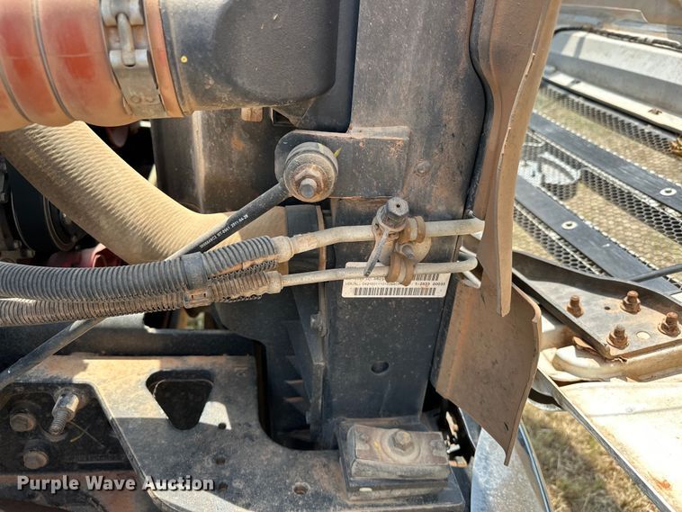 image for item EJ8896 2011 Ford F650 flatbed truck