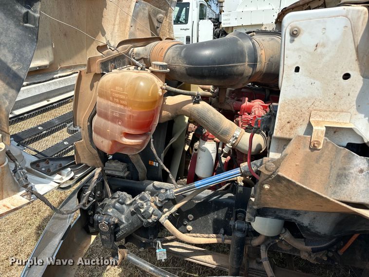 image for item EJ8896 2011 Ford F650 flatbed truck