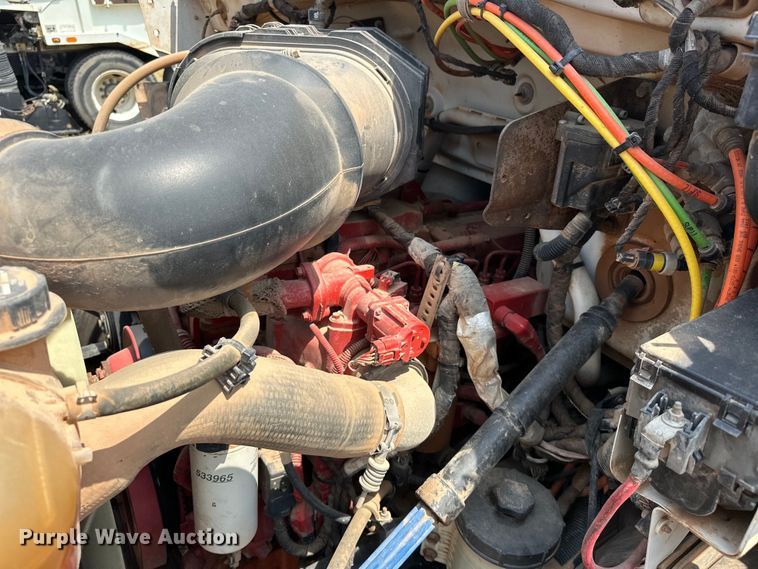 image for item EJ8896 2011 Ford F650 flatbed truck