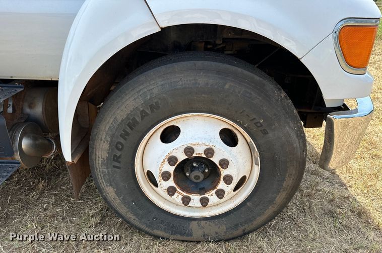 image for item EJ8896 2011 Ford F650 flatbed truck