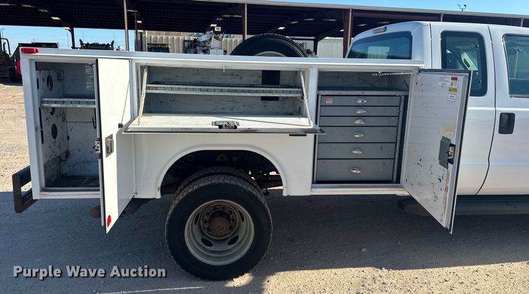 image for item EJ8943 2016 Ford F550 SuperCab utility / service truck 