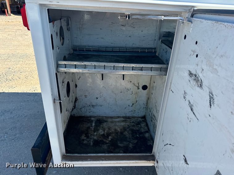 image for item EJ8943 2016 Ford F550 SuperCab utility / service truck 