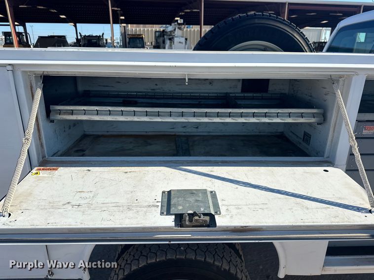 image for item EJ8943 2016 Ford F550 SuperCab utility / service truck 