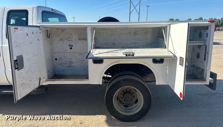 image for item EJ8943 2016 Ford F550 SuperCab utility / service truck 