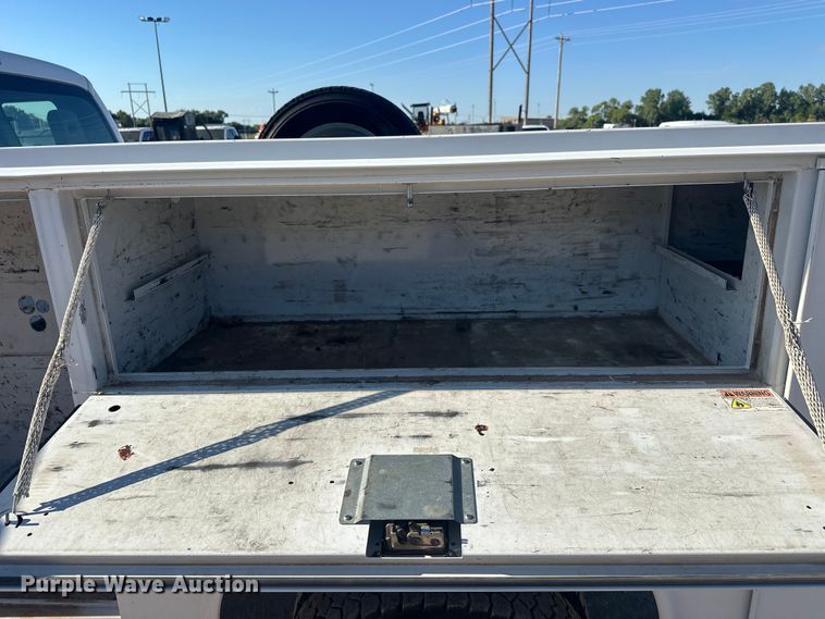 image for item EJ8943 2016 Ford F550 SuperCab utility / service truck 