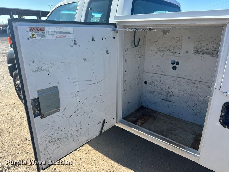 image for item EJ8943 2016 Ford F550 SuperCab utility / service truck 