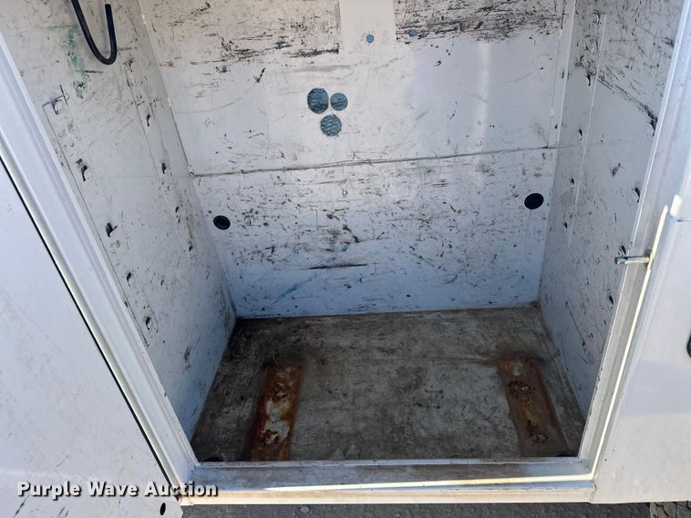 image for item EJ8943 2016 Ford F550 SuperCab utility / service truck 