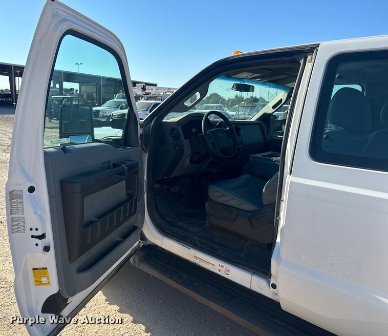 image for item EJ8943 2016 Ford F550 SuperCab utility / service truck 