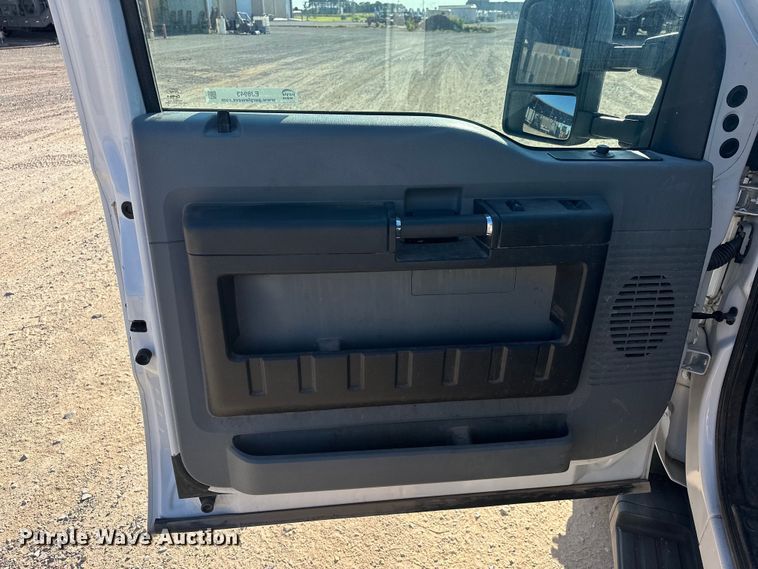 image for item EJ8943 2016 Ford F550 SuperCab utility / service truck 