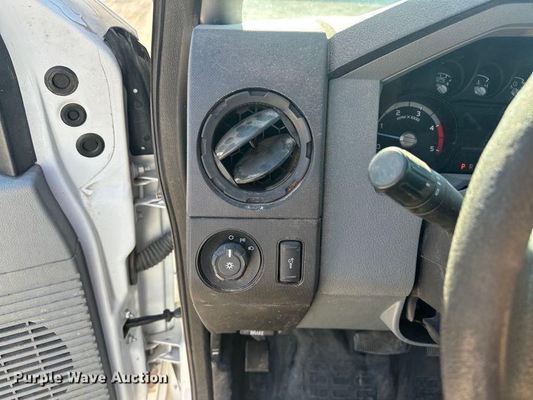 image for item EJ8943 2016 Ford F550 SuperCab utility / service truck 