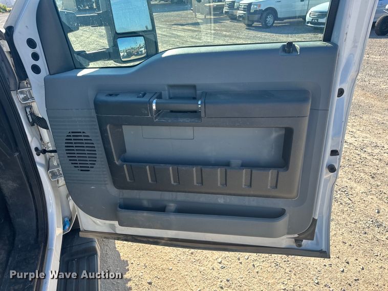 image for item EJ8943 2016 Ford F550 SuperCab utility / service truck 