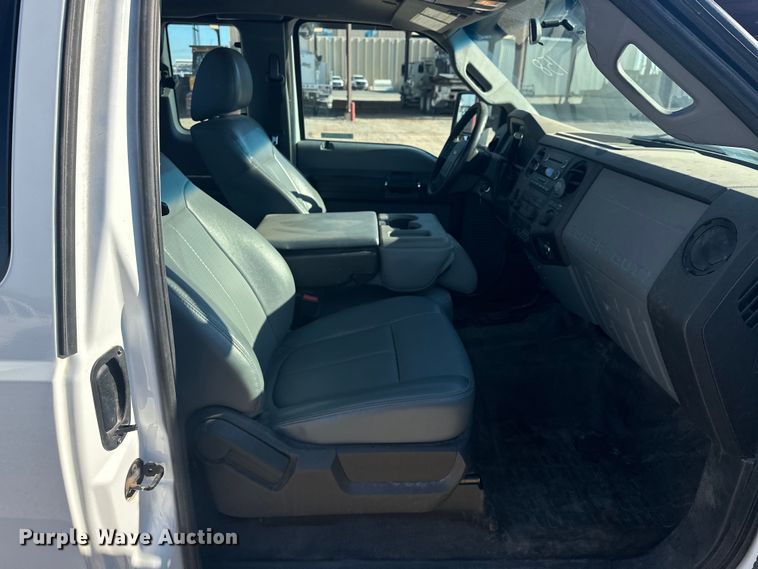 image for item EJ8943 2016 Ford F550 SuperCab utility / service truck 