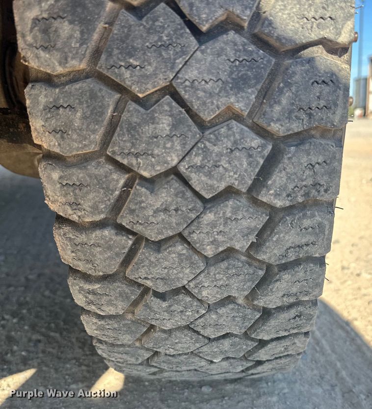 image for item EJ8943 2016 Ford F550 SuperCab utility / service truck 