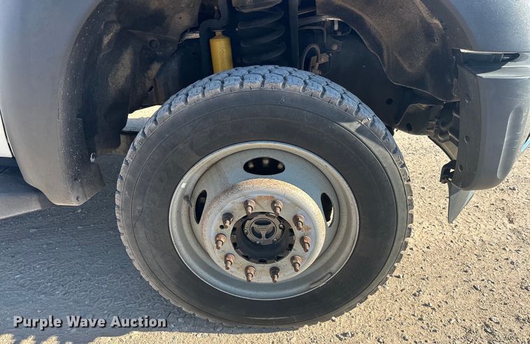 image for item EJ8943 2016 Ford F550 SuperCab utility / service truck 