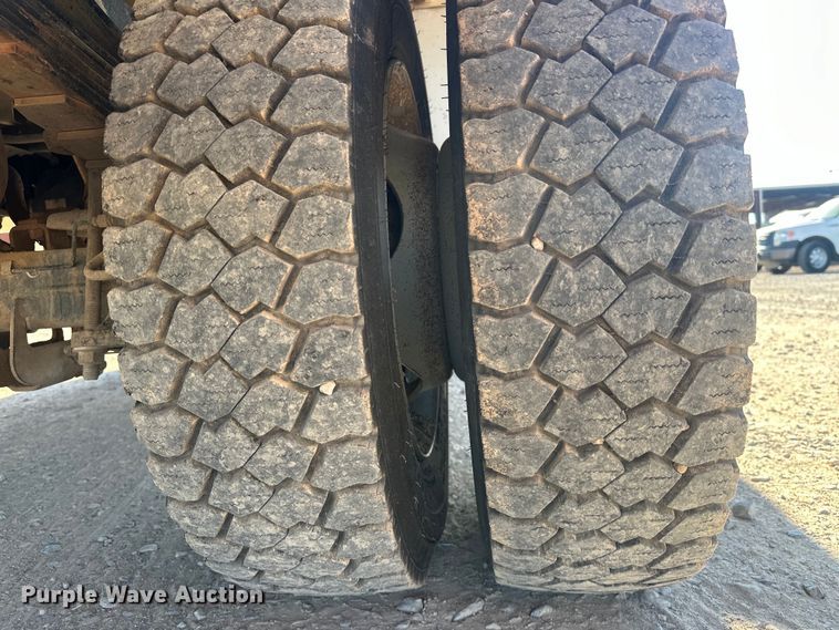 image for item EJ8943 2016 Ford F550 SuperCab utility / service truck 