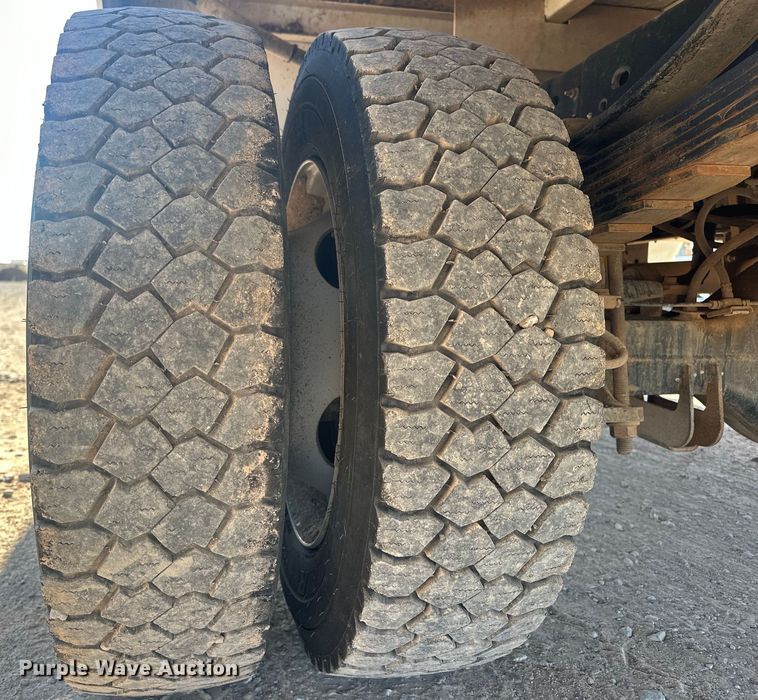 image for item EJ8943 2016 Ford F550 SuperCab utility / service truck 