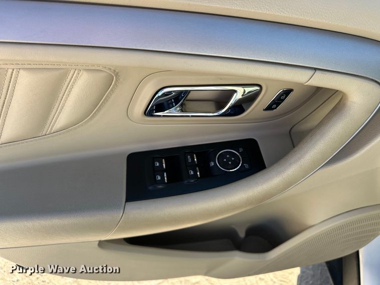 image for item EJ8947 2016 Ford Taurus  