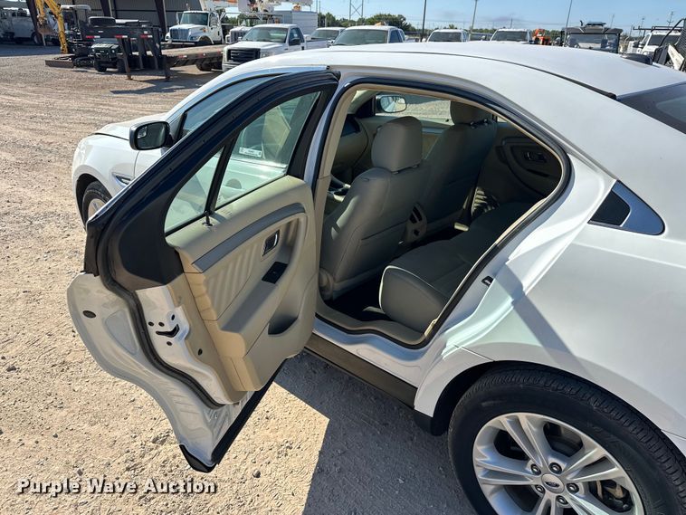 image for item EJ8947 2016 Ford Taurus  