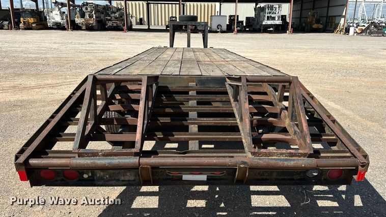 image for item EJ8953 1989 Dovetail 32X8 equipment trailer