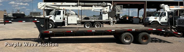 image for item EJ8953 1989 Dovetail 32X8 equipment trailer
